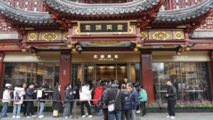 China’s Laopu Gold shares fall despite forecast of tripling profits