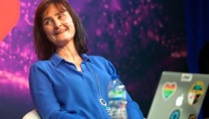 UK first woman Astronomer Royal in 350 years